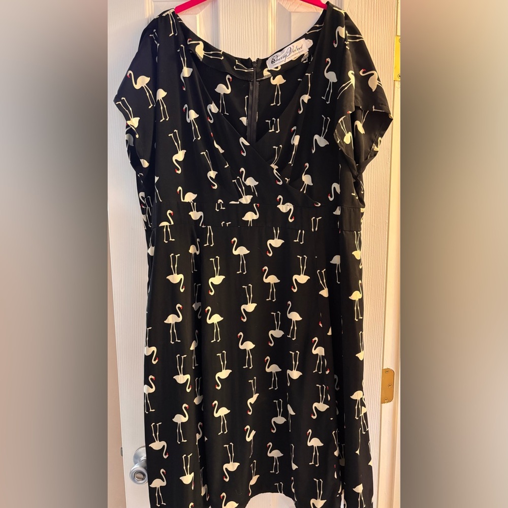 Cherry Velvet Plus Black Flamingo Print Dress V Neck pockets